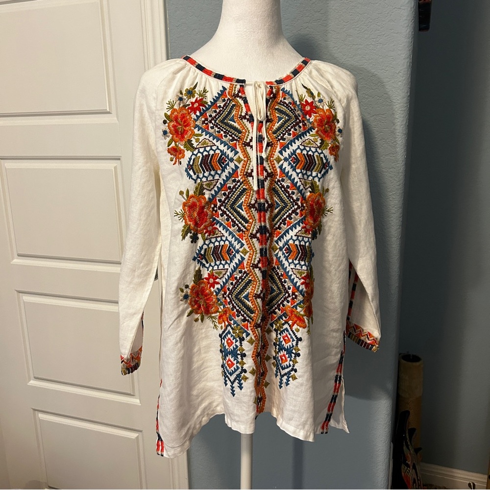 JOHNNY WAS White Linen Tunic Top with Floral Embroidery Size Small